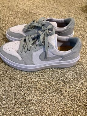Nike Women's Sneakers Light Gray and White
